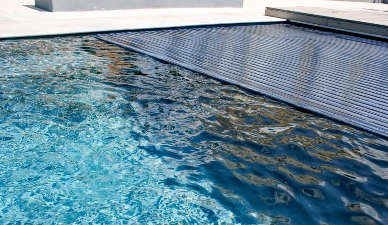 LeisurePools_ReflectionwithCoverBox_26_GraphiteGray_AU_2011_2-800x463