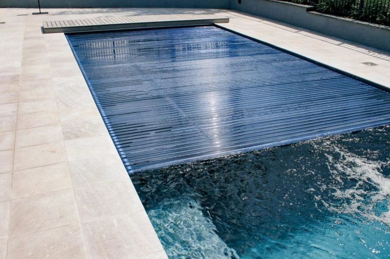 LeisurePools_ReflectionwithCoverBox_26_GraphiteGray_AU_2011_3-800x533