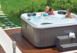 WellisLes spas Wellis favorisent une relaxation profonde grâce à une combinaison de technologies, hydromassage efficace, éclairage d’ambiance, aromathérapie...Lire plus